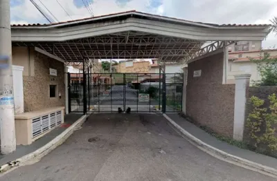Casa à venda na Rua Maria Cândida Ferreira Lacerda, 607, Vila Veloso, Carapicuíba