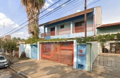 Casa à venda na Rua Catanduva, 85, Jardim Planalto, Mogi das Cruzes