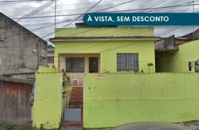 Casa à venda na Rua Lorena, 27, Trindade, São Gonçalo