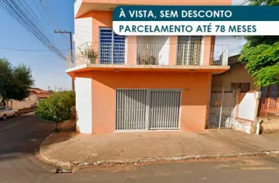 Casa à venda na Rua Antônio Jonas Ferreira Pinto, 546, Centro, Carlópolis