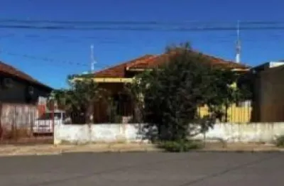 Casa à venda na Rua Tiradentes, 25, Centro, Assis
