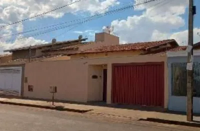 Casa com 3 quartos à venda na Rua Pirajuba, 1641, Ipê Amarelo, Frutal