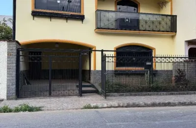Casa com 3 quartos à venda na Avenida Doutor Lisboa, 67, Centro, Pouso Alegre