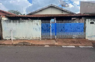 Casa com 3 quartos à venda na Rua Francisco Lourenco Dos Santos, 358, Centro, Castilho