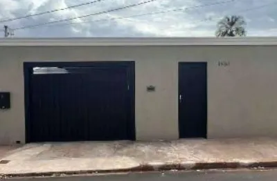 Casa à venda na Rua Prata, 1892, Ipê Amarelo, Frutal