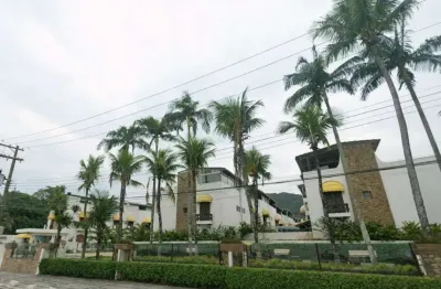 Casa Triplex de Alto Padrão com 3 Dorms (1 Suíte) e 3 Vagas - Frente à Praia do Tortuga - Enseada - Guarujá - SP