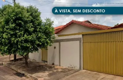 Casa à venda na Avenida B, 90, Setor Serrinha, Caldas Novas