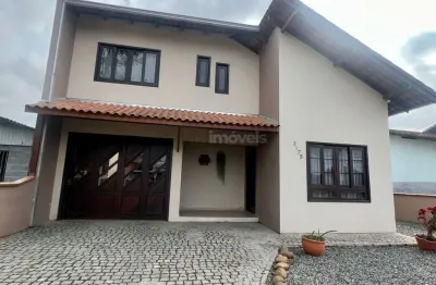 Excelente casa com 126m² com 3 dormitórios no bairro petropólis