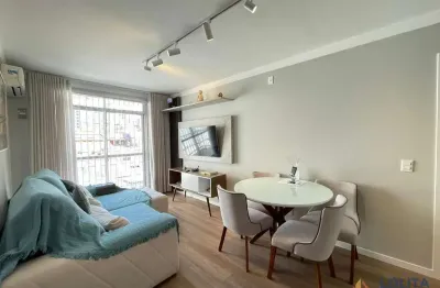 Apartamento de 1 quarto com sacada e garagem coberta no trindade, florianópolis-sc