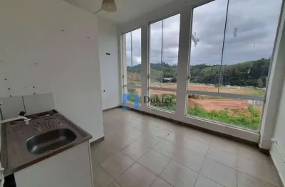 Kitnet localizada na av. 14 de dezembro em uma localização super privilegiada no centro de caieiras