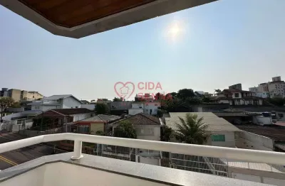 Desocupado 3 dorms suíte sacada gar hobby box de $ 585 por $ 530 mil