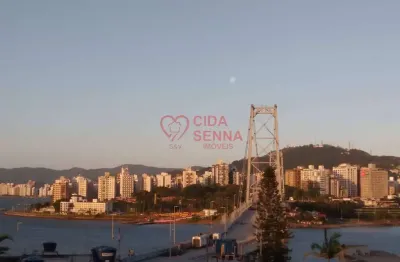 Ao lado ponte hercílio luz - sacada - 2 suítes - elevador -  vaga livre