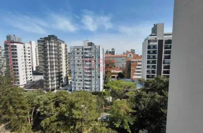 Andar alto - sacada - dep. empregada - elevador - gar livre e coberta !!!!