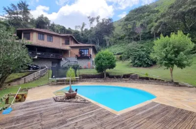 Luxuosa casa de serra no condomínio green valey - teresopolis - rj