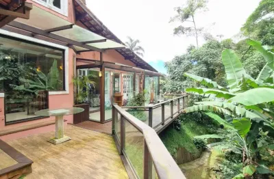 Casa no comary em condomínio de luxo – vista deslumbrante para a natureza!