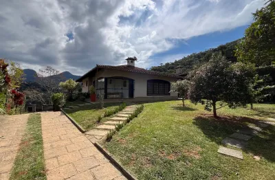 Casa linear com casa de hóspedes em teresópolis – 3 quartos + vista para as montanhas