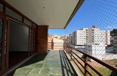 Apartamento 140m² – 3 quartos mais dependência no alto