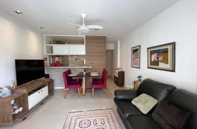 Lindo apartamento mobiliado no alto próximo a faculdade e todo o comércio