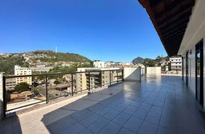 Cobertura em agriões com 3 quartos próximo de todo o comércio.