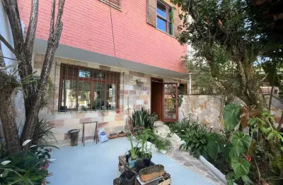 Casa com 3 quartos à venda na Rua Guaporé, 85, Santa Cecília, Teresópolis