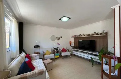 Casa com 3 quartos com quintal privativo a cinco minutos do alto