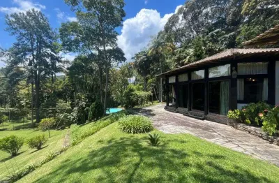 Casa colonial em condomínio com 7.000m² de vista espetacular!