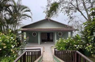 Casa clássica com vista deslumbrante à venda no carlos guinle – teresópolis/rj