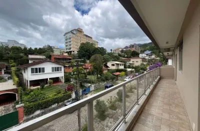 Apartamento 2 Quartos (1 Suíte) Reformado com Dependência e Vista Verde no Alto