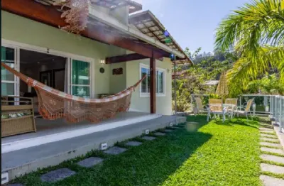 Casa com 3 suítes em condomínio com lazer completo para toda a família