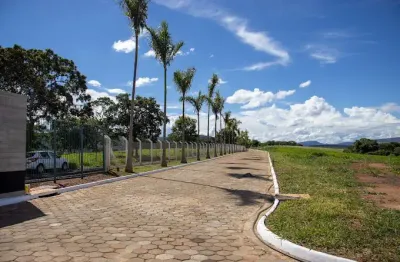 Viva ao lado da natureza! terreno à venda em condomínio exclusivo na beira da represa de furnas