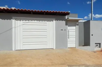 Sua nova casa espera por você! conforto, espaço e localização perfeita.