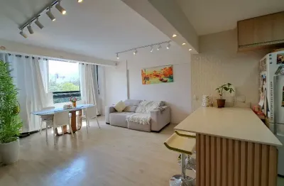 Apartamento 3 suítes, vazado, vista pro parque, varanda, 2 vagas, próximo ao metrô e comercio completo