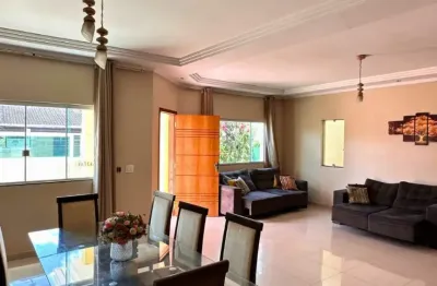 Casa térrea a venda na rua 3 b vicente pires, com 3 suítes, área de lazer, sauna, condomínio ótima localização.