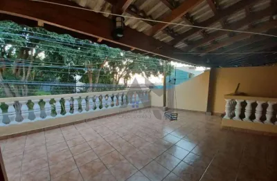 Sobrado com 2 dormitórios , 2 vagas, churrasqueira no quintal  r$ 550 mil