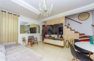 Sobrado mobiliado em condomínio com 4 dormitórios, 4 vagas, à 140 metros do metrô penha