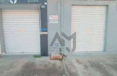 Salão para alugar, 40 m² com porta de vidro, banheiro, revestimento em parede