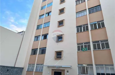 Apartamento condominio bella roma, este condominio possui portaria 24 horas, elevador e garagem.