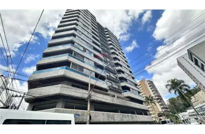 Apartamento luxuoso com 5 quartos, sendo 1 suite master com closet e 3 suítes no centro de juiz de fora