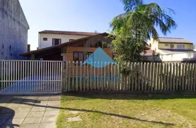 Casa à venda em guaratuba-pr, cohapar: 5 quartos, 3 banheiros, 3 vagas, 143m². venha conferir!