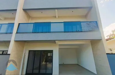 Sobrado de luxo em guaratuba-pr: casa à venda com 3 quartos, 3 suítes, piscina e  proximo ao morro do cristo