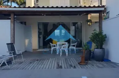 Sobrado com piscina no cohapar: casa à venda em guaratuba-pr, centro, 3 quartos, 1 suíte, 2 salas, 4 banheiros, 1 vaga, 150m².