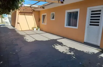 Casa com 3 quartos à venda na Avenida Vinte e Nove de Abril, Coroados, Guaratuba