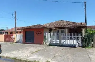 Casa em guaratuba com ponto comercial: 5 quartos, 4 salas, 2 vagas, 300m² de área no bairro cohapar. venha conferir!