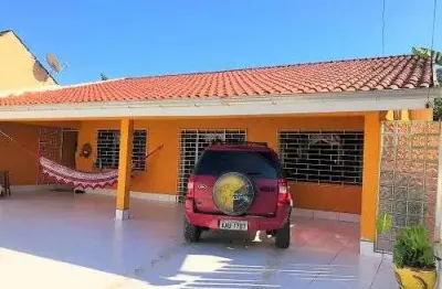 Casa à venda em guaratuba-pr, bairro nereidas: 4 quartos, 2 suítes, espaço para piscina, 300m². venha conferir!