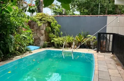 Casa com 4 quartos à venda na Belmira Novaes, Peruíbe 