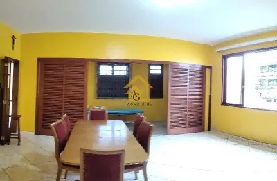 Casa de 3 Quartos à Venda ou Aluguel no Jardim Guanabara - Rio de Janeiro-RJ - 134m² de Conforto e Privacidade!