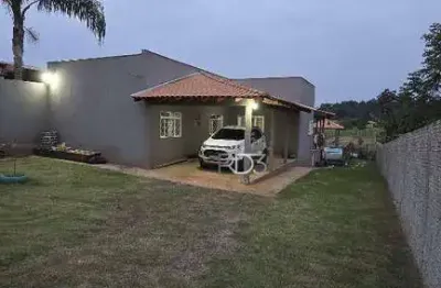 Casa à venda no condomínio de chácaras três bocas - próximo ao limoeiro por r$595.000,00 - 2.000 m² de terreno e 190 m² de área construída