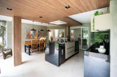 Sobrado à venda com 4 suítes no condomínio royal tennis, 555 m² de terreno e 380 m² de construção.