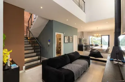 Sensacional casa em condomínio para venda com 4 quartos, sendo 3 suítes, 232m²