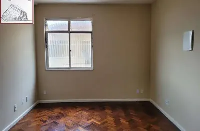 Apartamento com 2 quartos para alugar na rua carvalho de souza, 137, madureira, rio de janeiro, 60 m2 por r$ 650